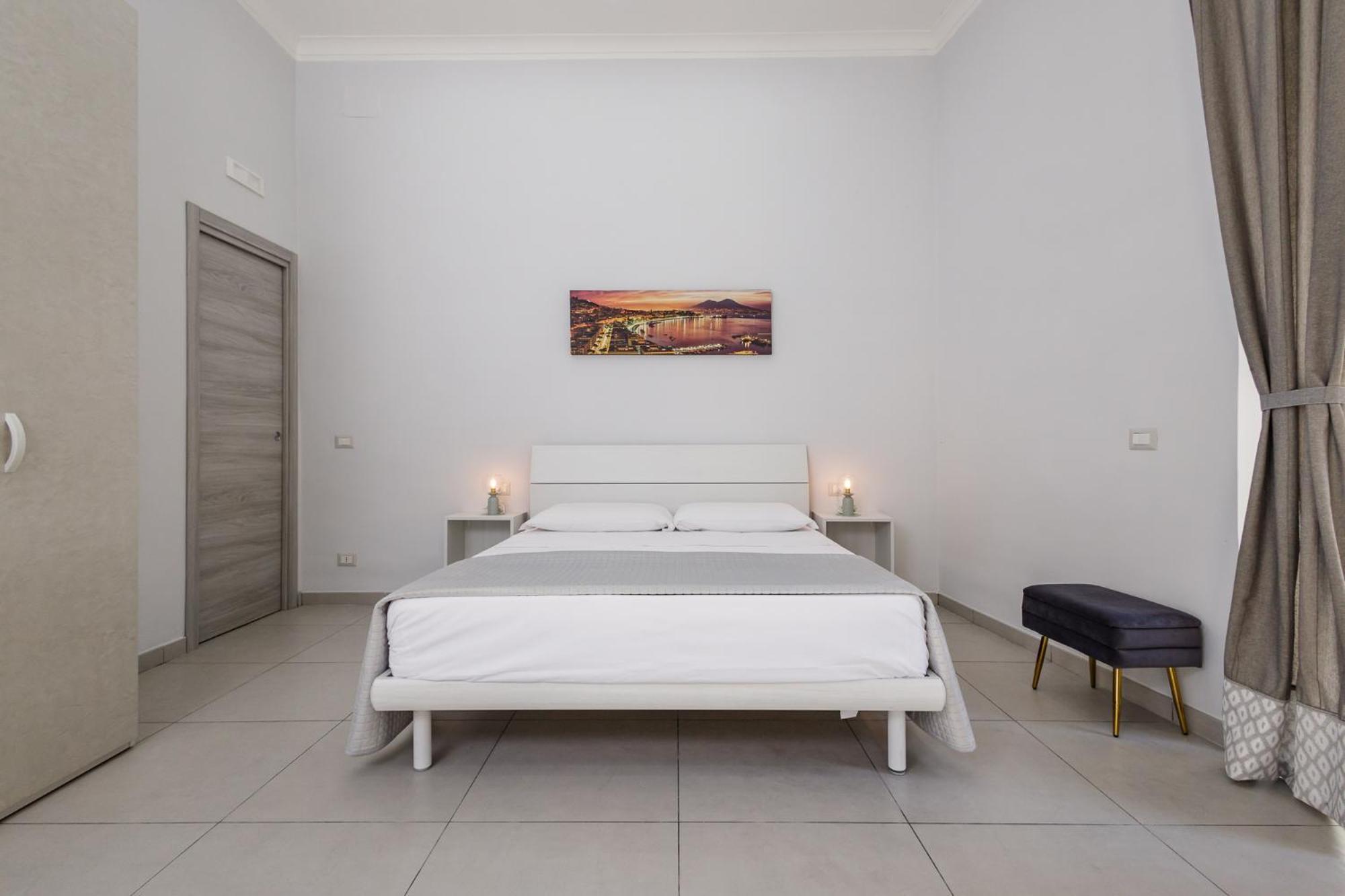 فندق Caroline'S House نابولي المظهر الخارجي الصورة