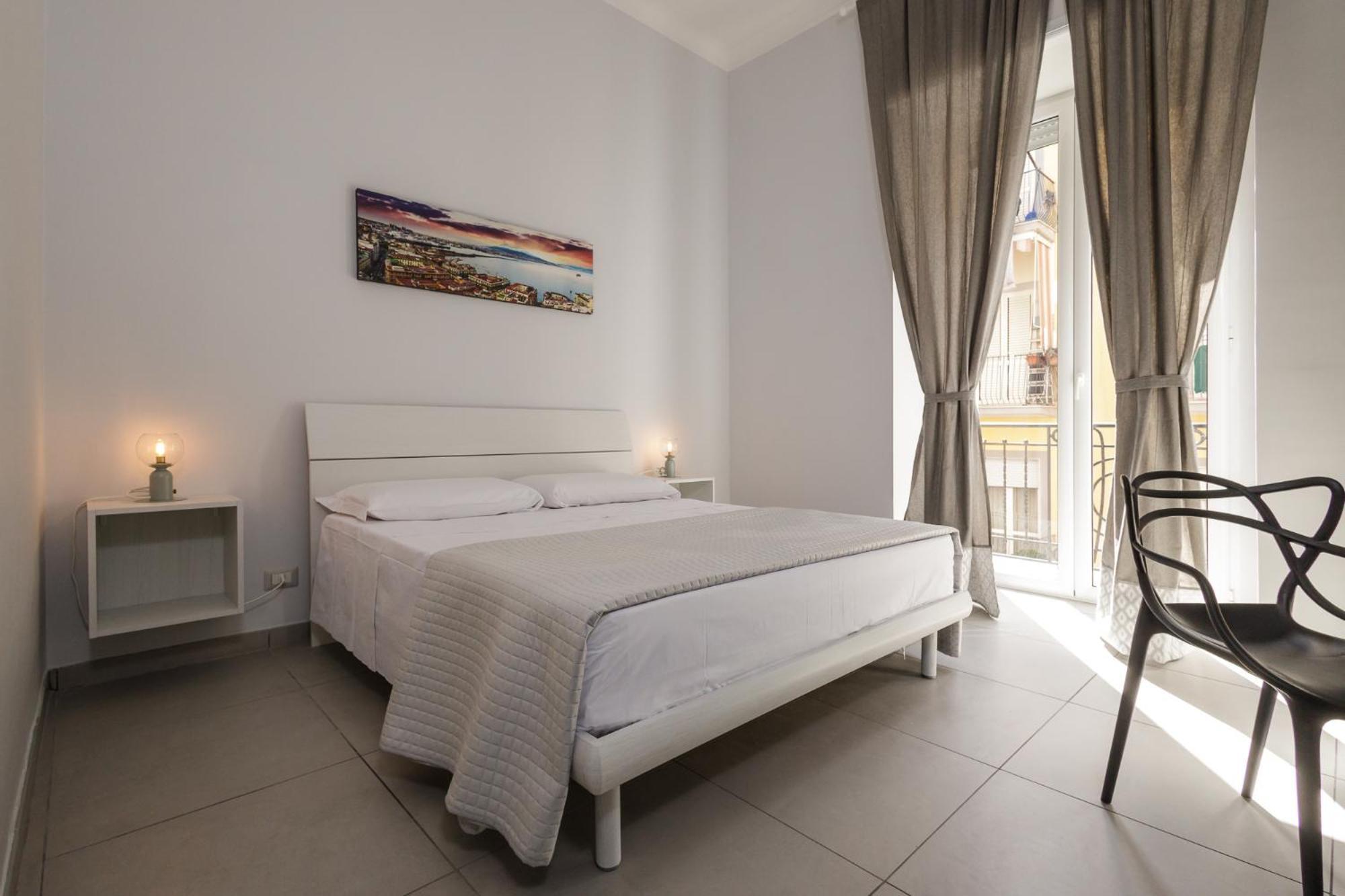 فندق Caroline'S House نابولي المظهر الخارجي الصورة