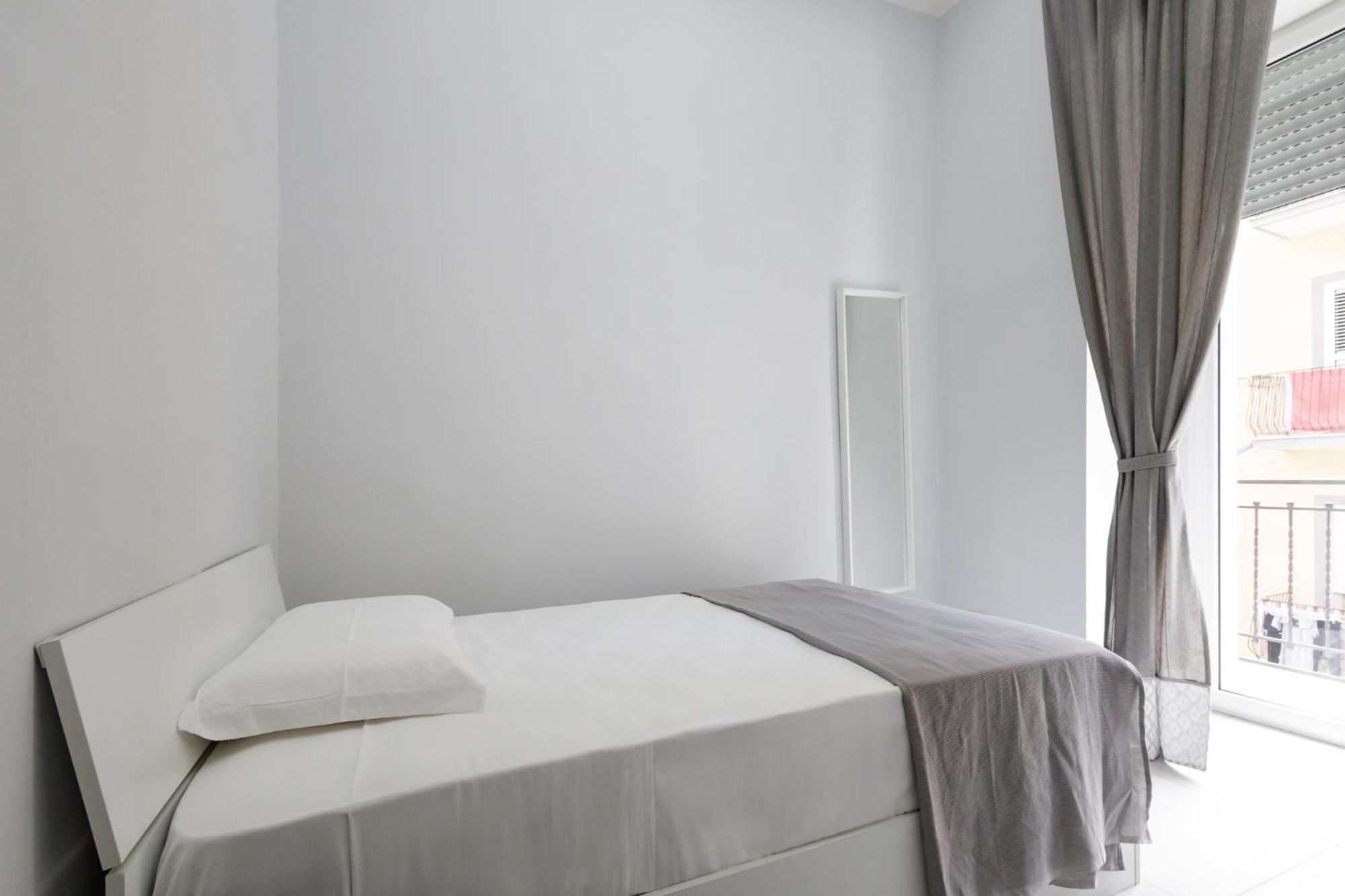فندق Caroline'S House نابولي المظهر الخارجي الصورة