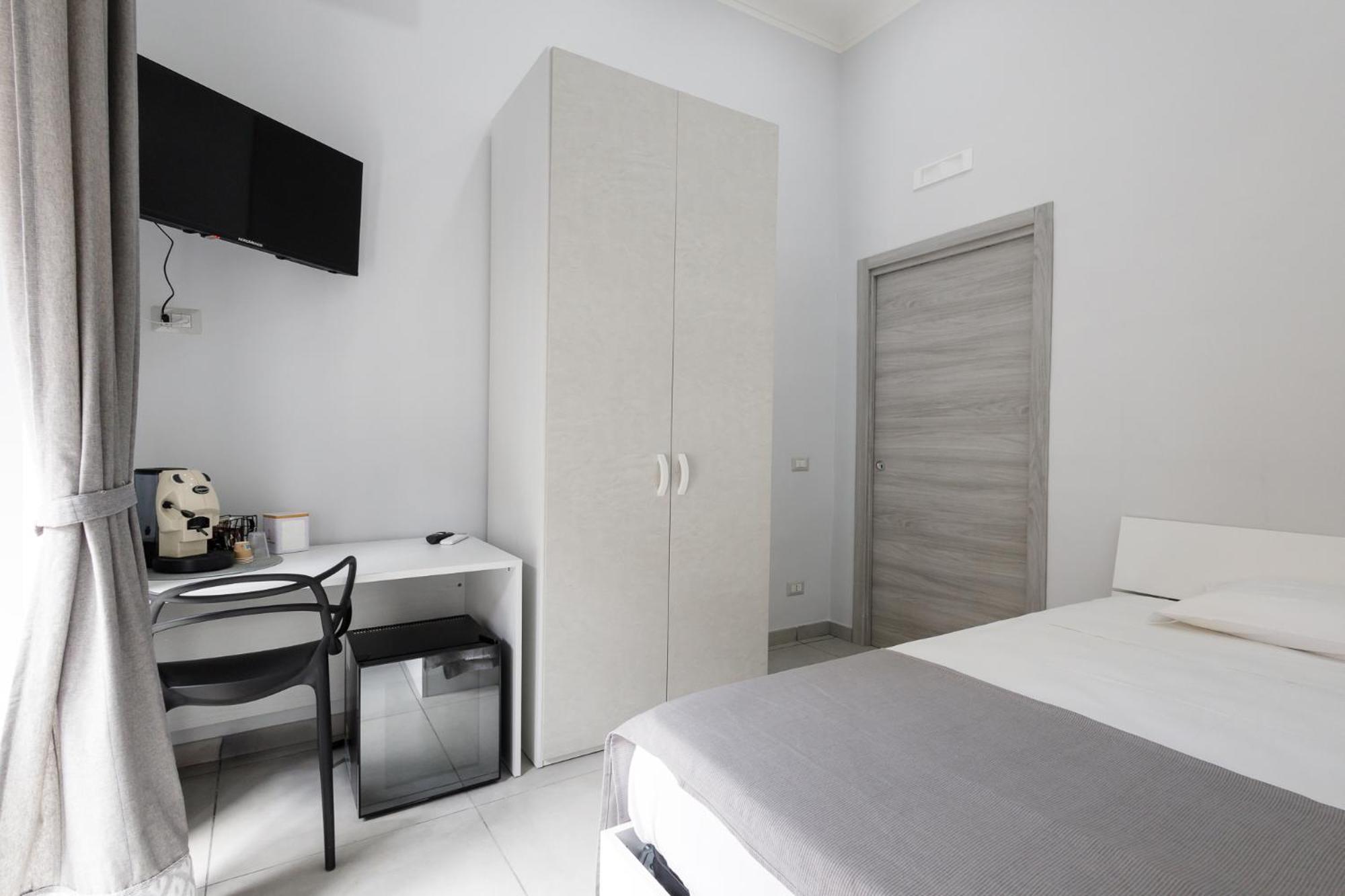فندق Caroline'S House نابولي المظهر الخارجي الصورة