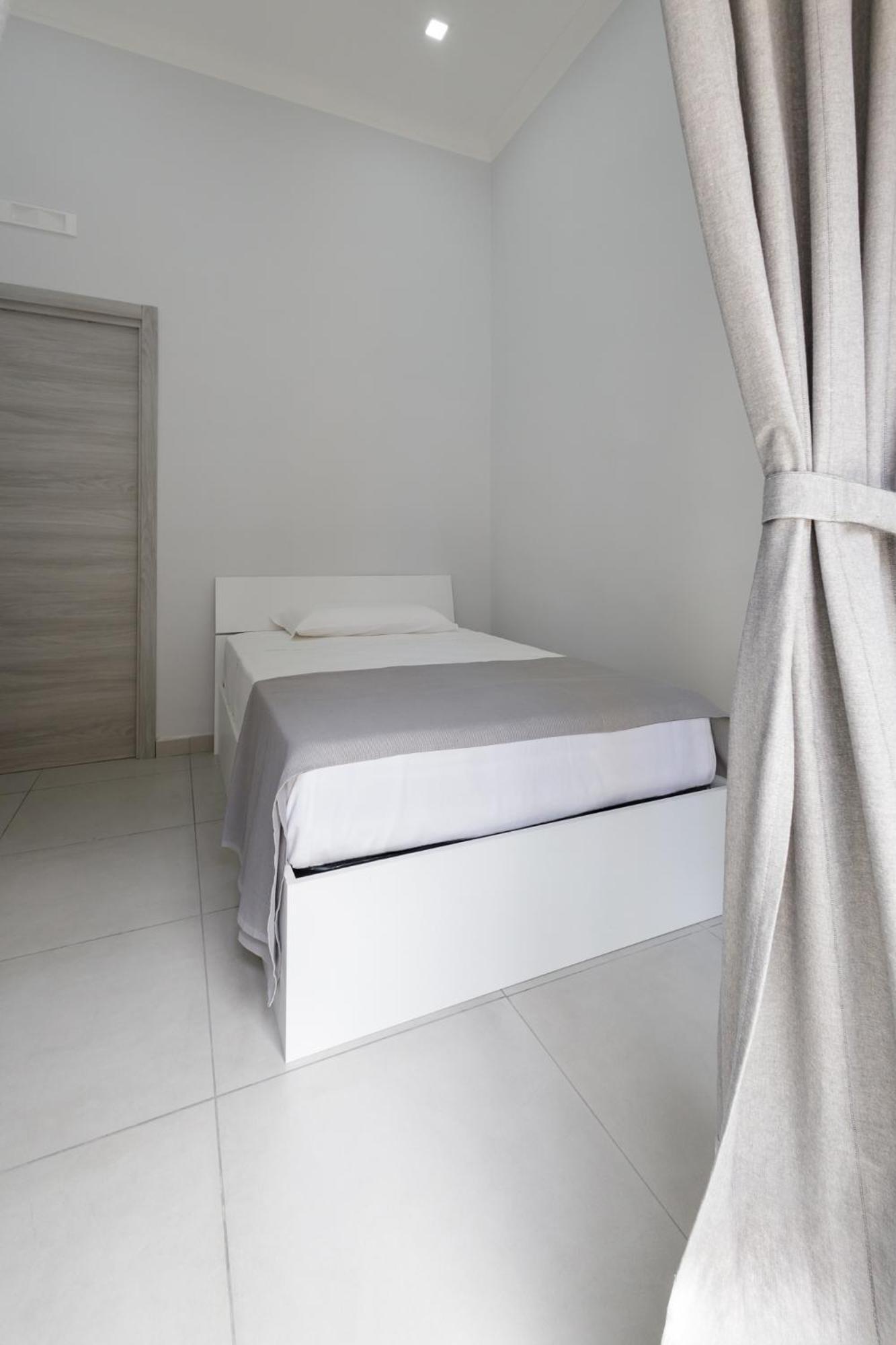 فندق Caroline'S House نابولي المظهر الخارجي الصورة