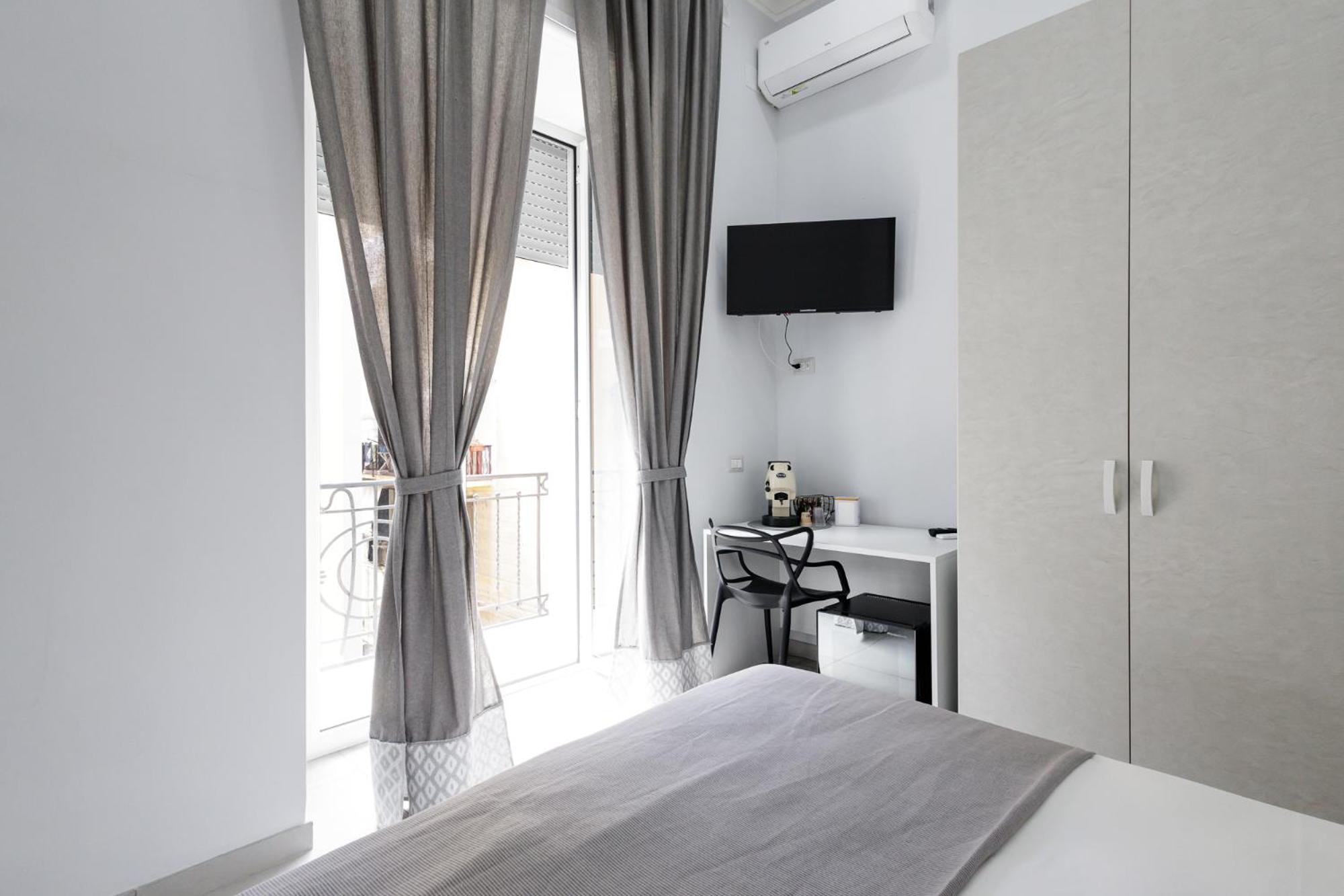 فندق Caroline'S House نابولي المظهر الخارجي الصورة